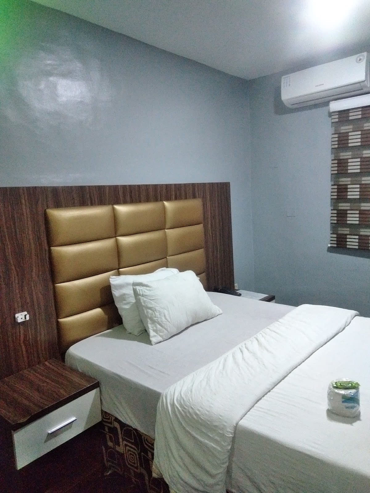 STANDARD DELUXE 1