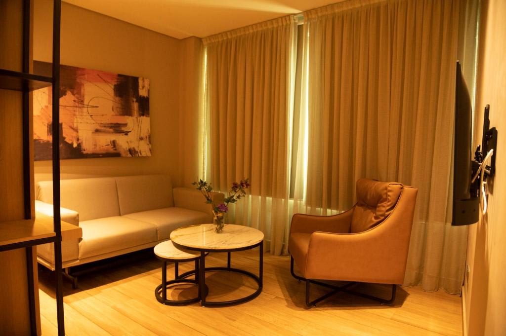 Level Room 1