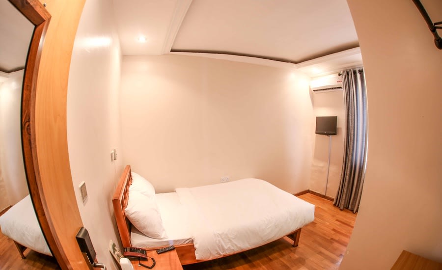 Snug Royale 1