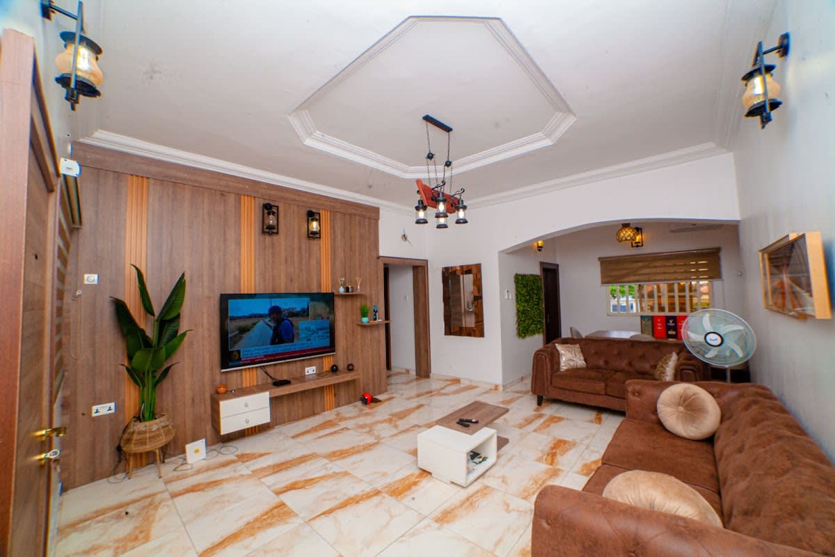Luxury Two Bedroom Apartment (Shared) 1
