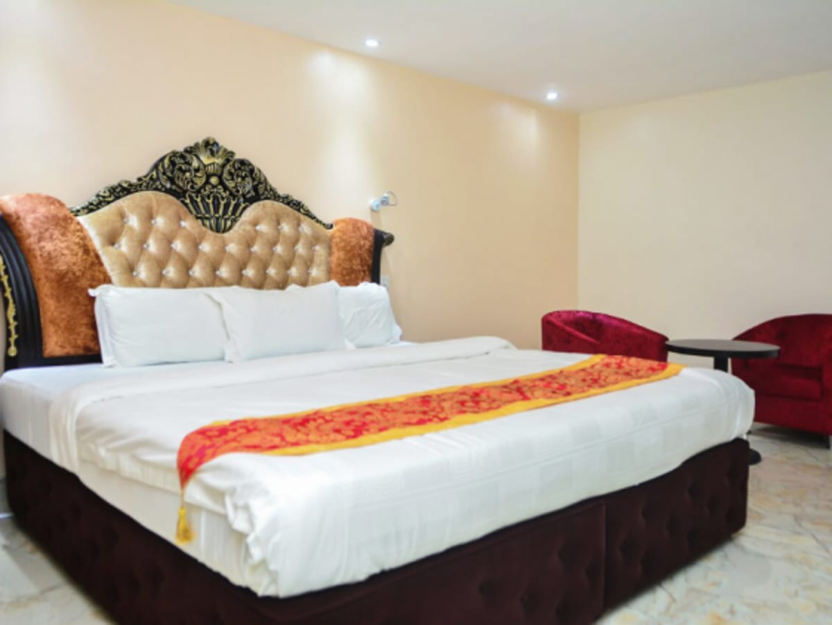 Executive Room 1