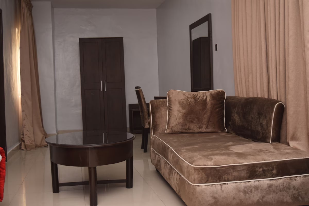 Apartment 5 1