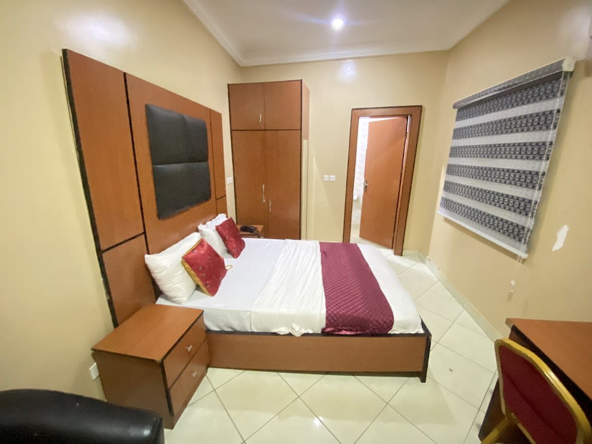 Executive 1