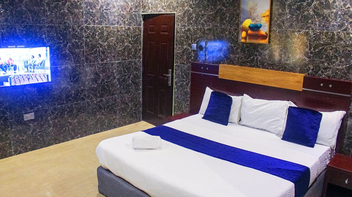 Executive Suite 1