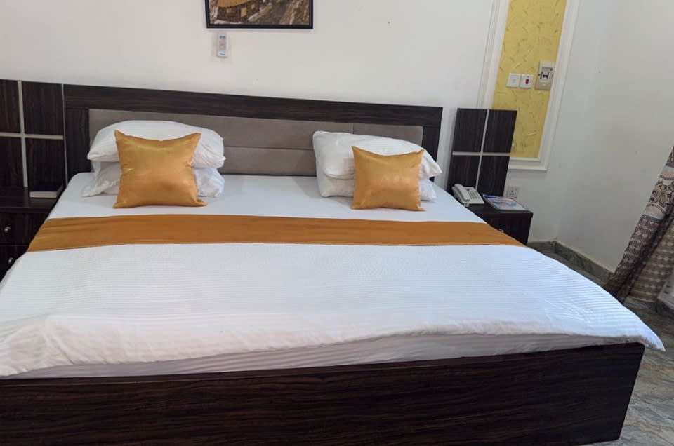 Deluxe Room 1