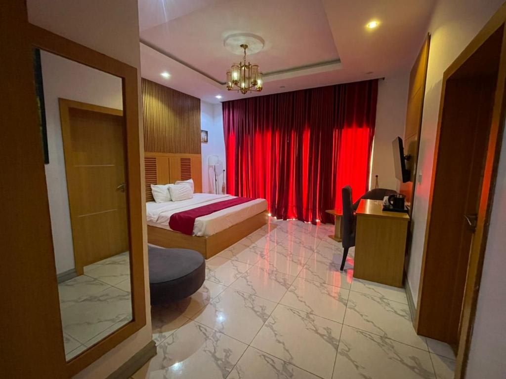 Executive 1