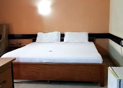 Mercury Room 1