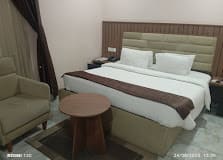 Royal Room 1