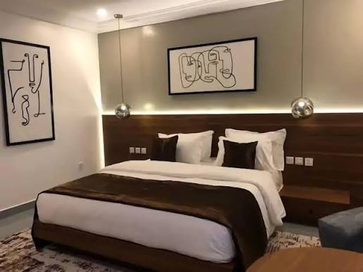 Business Suite 1
