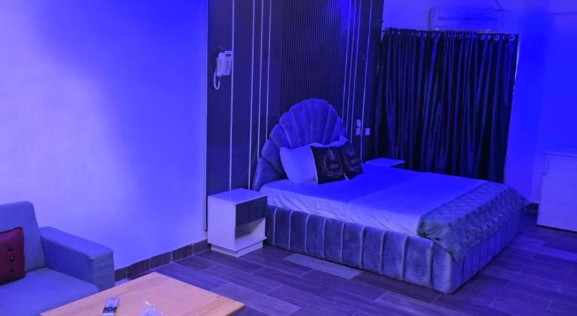 Deluxe Room 1