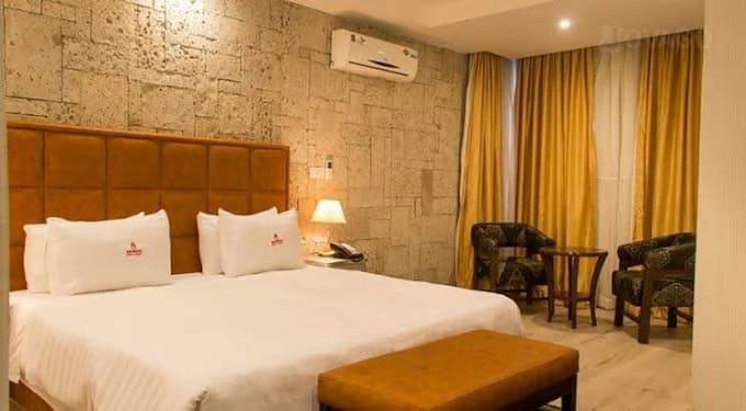 Royal Suite 1