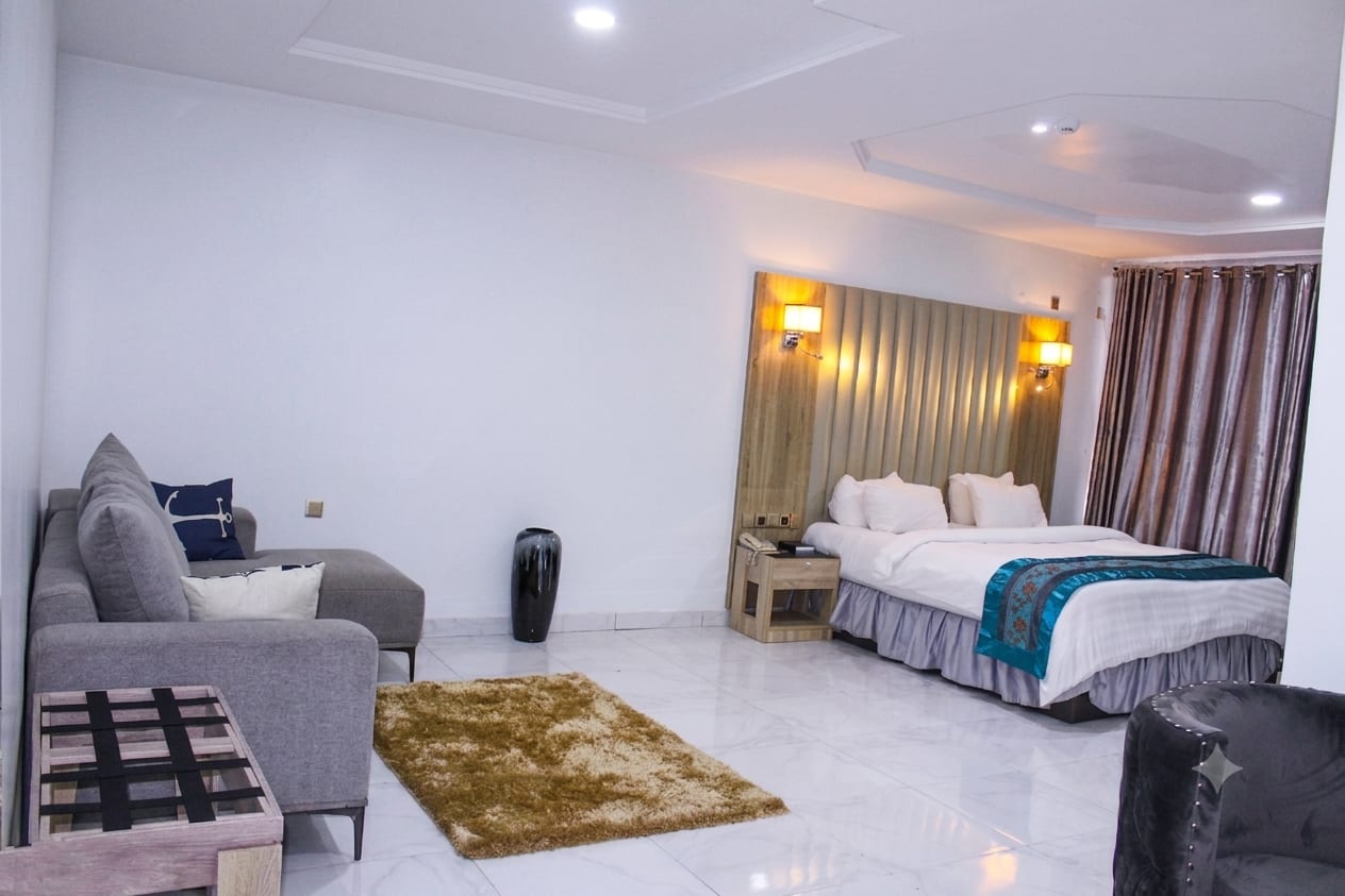 Mini Suite 1