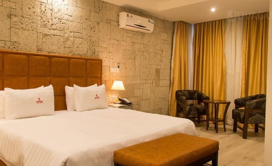 Serene Room 1