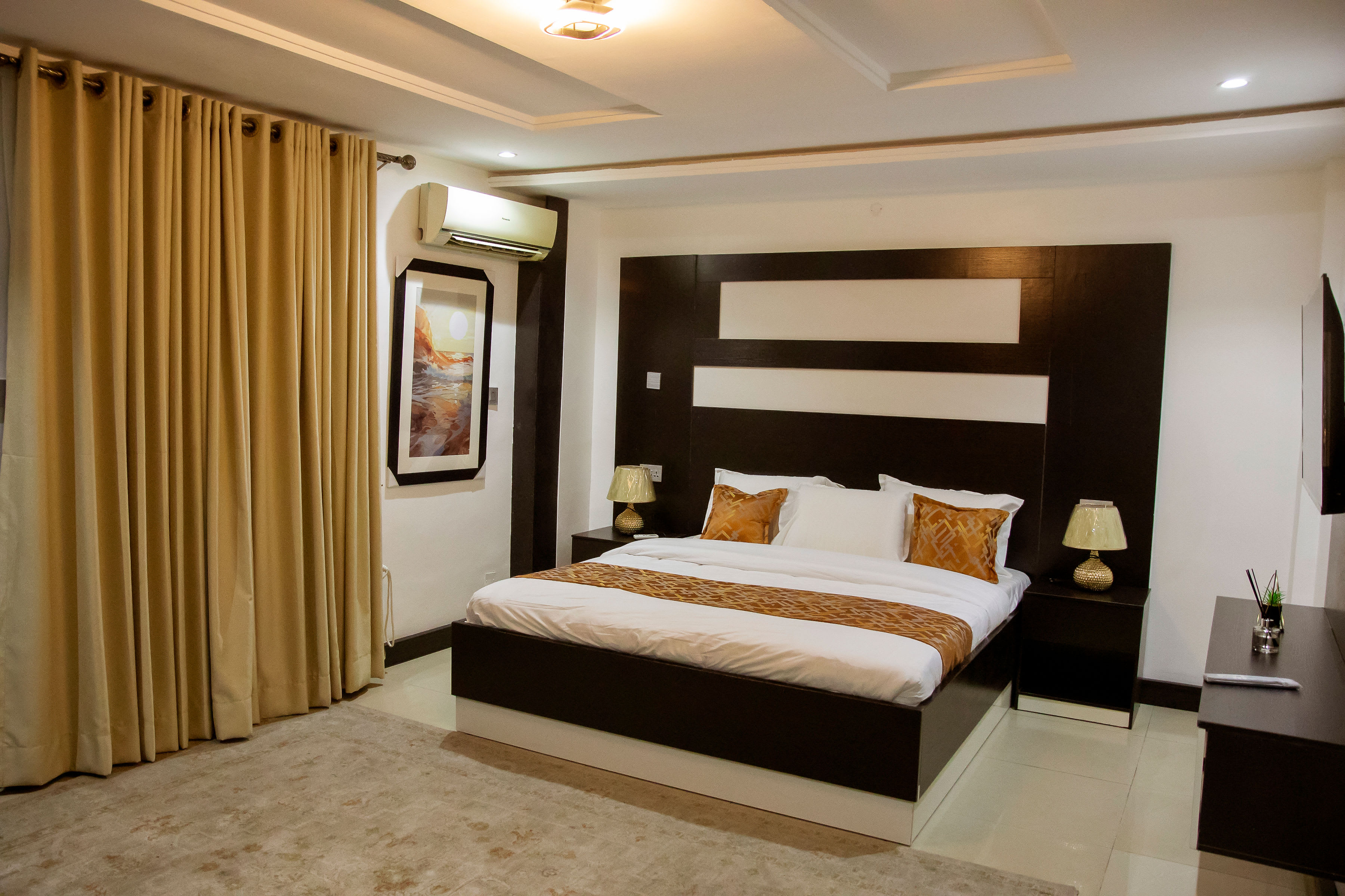The Luxe Stay 1