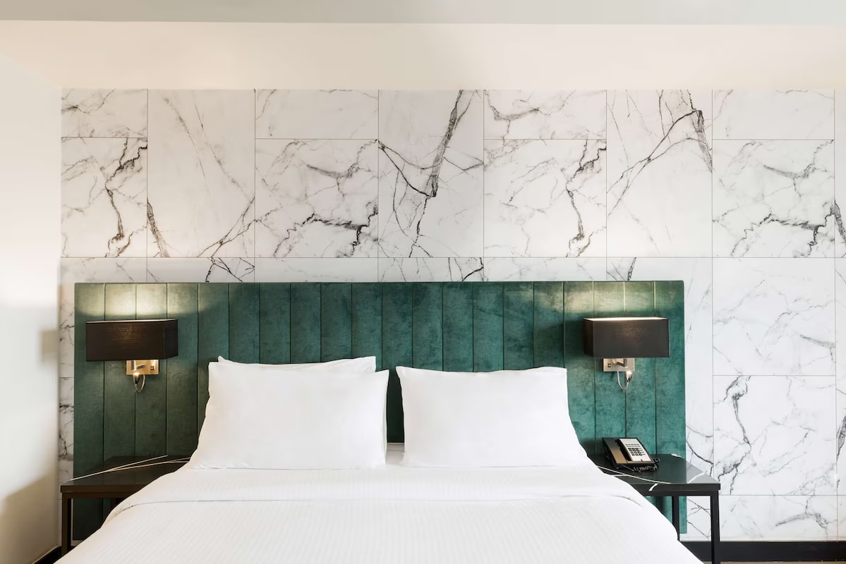 Executive Room with Lagoon View and Lounge Access 1
