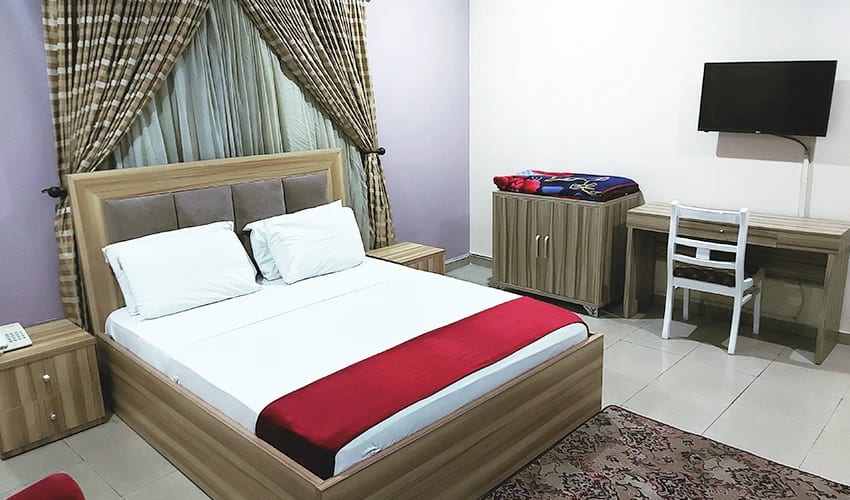 Geranium – Single Double Bed 1