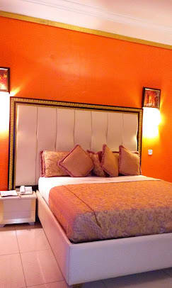 Diamond suite 1