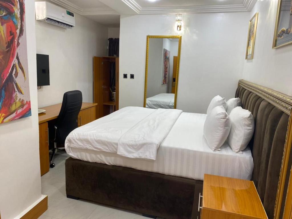 Executive Suite 1