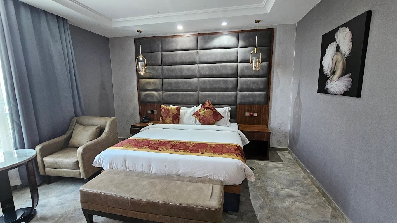 Diplomatic Suite 1