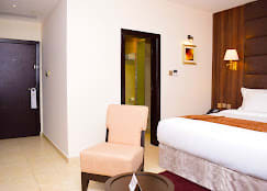 Deluxe Suite 1