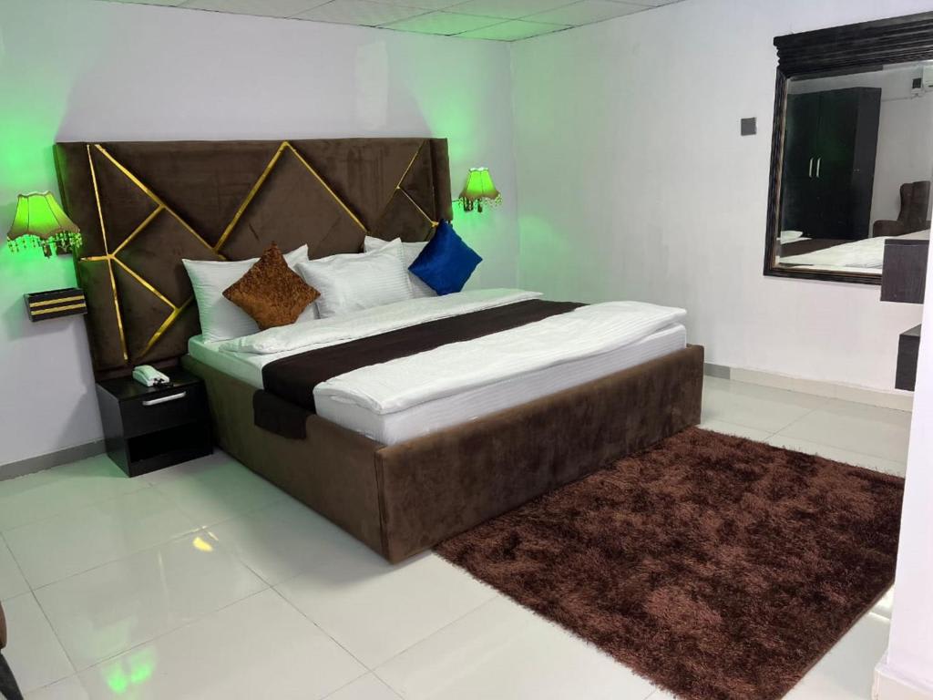 Classic Bed Only 1