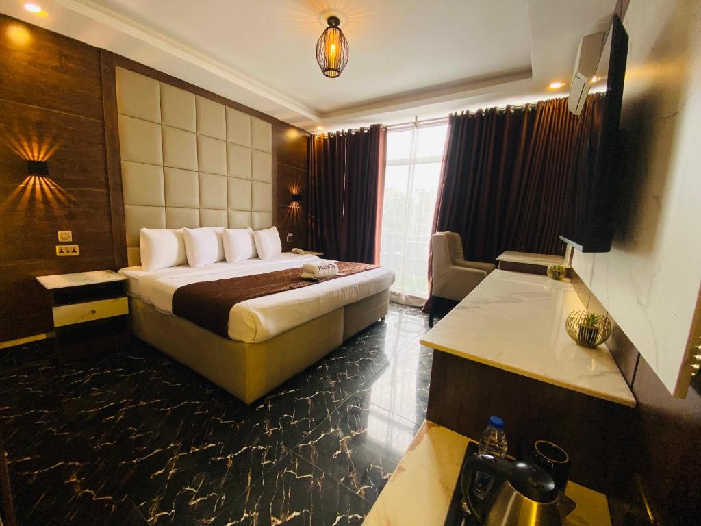 Executive Royal 1