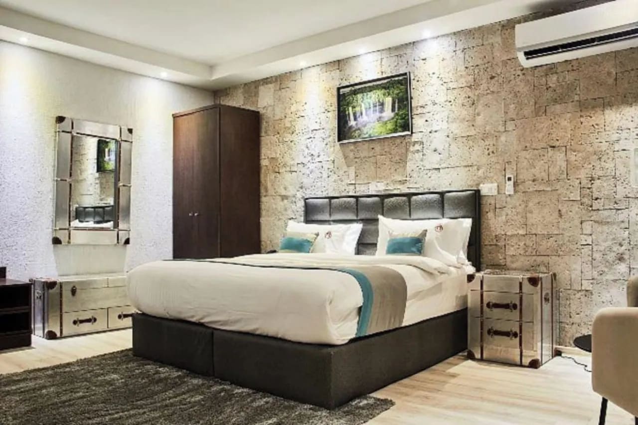 Deluxe Room 1