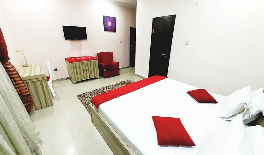 Rose – Single Double Bed 1