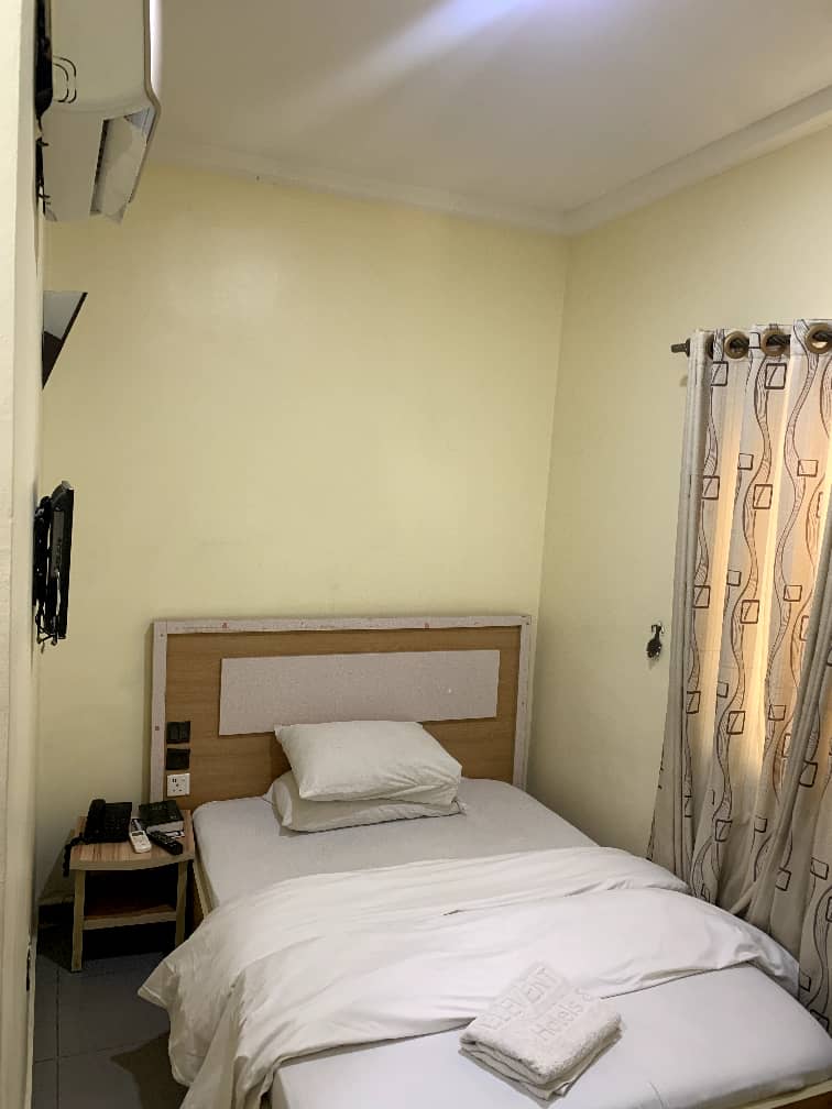 Studio Room Ado 1