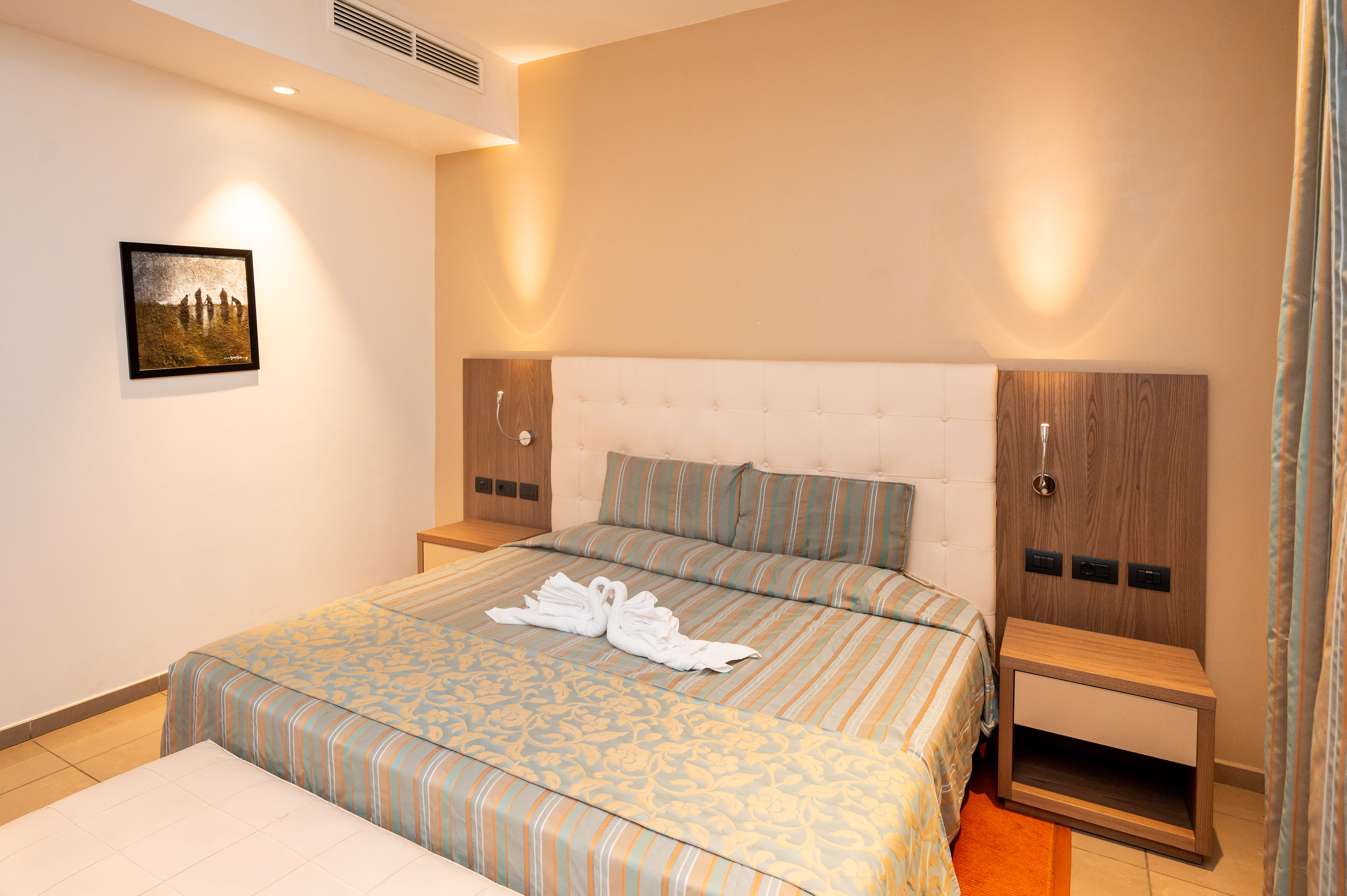 Corner Suite 1