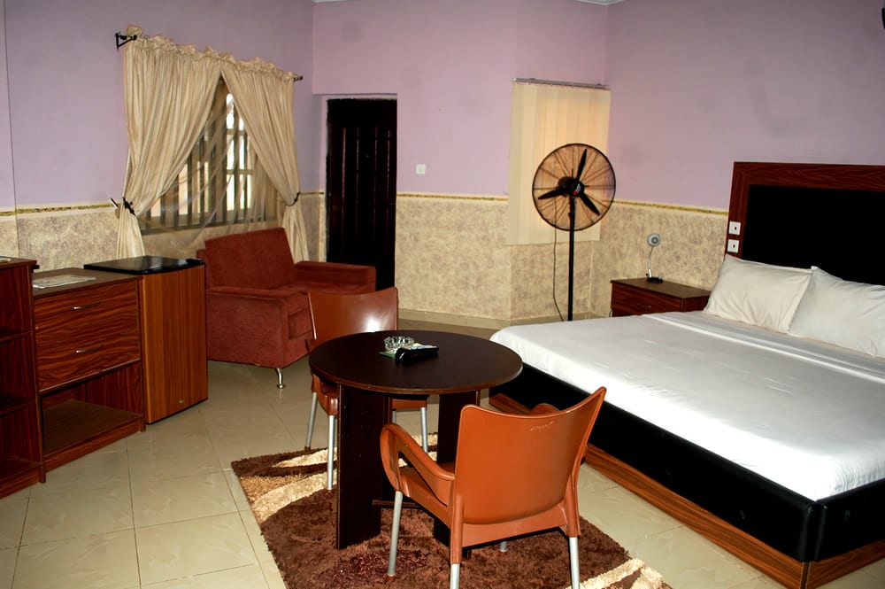 Standard Luxury 1