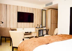 Executive Suite 1