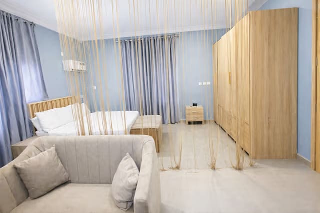 Yellow Wood Room 1
