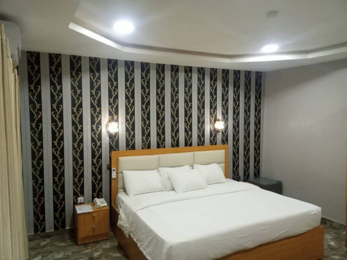 Deluxe Family Suite 1
