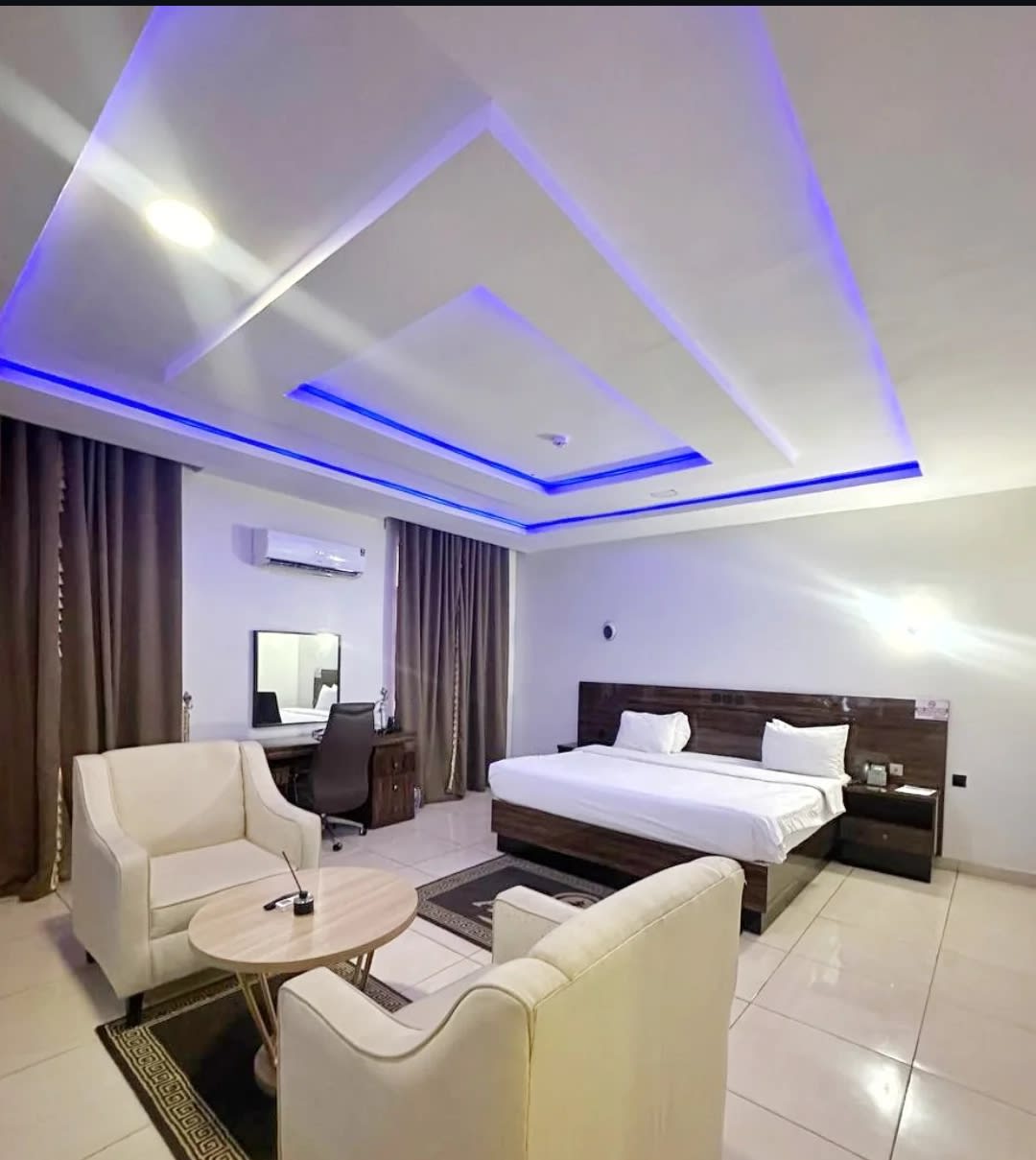 Suite 1