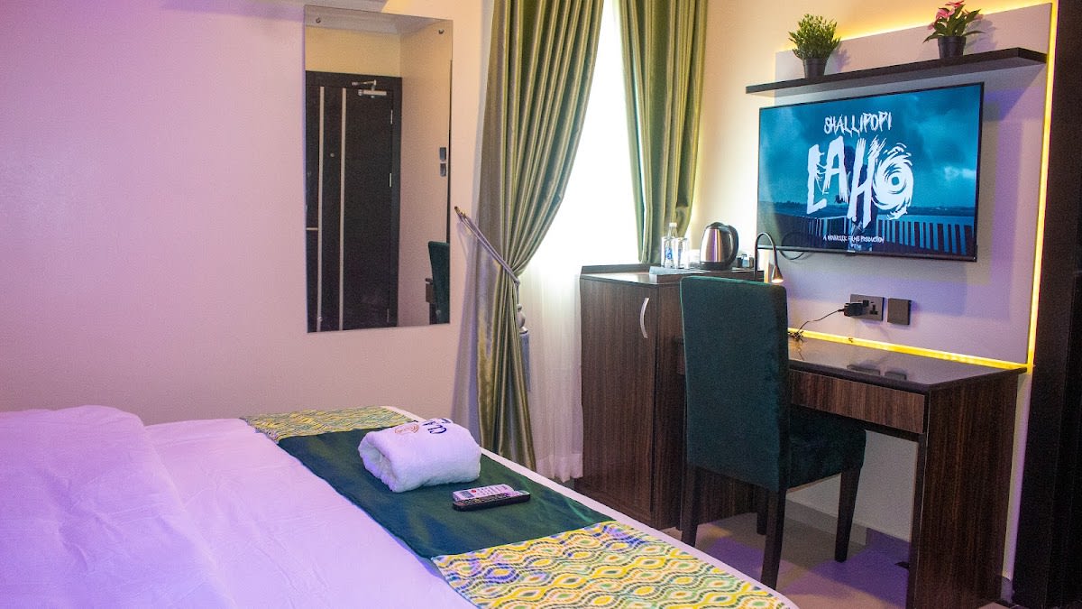 Mini Suite 1