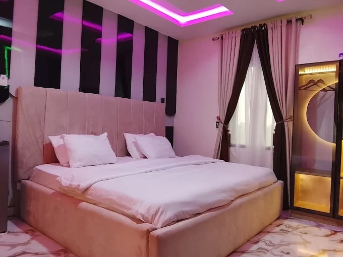Deluxe Room 1