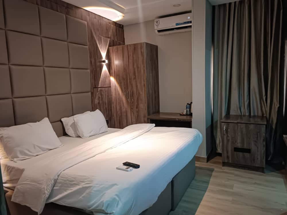 Deluxe Room 1