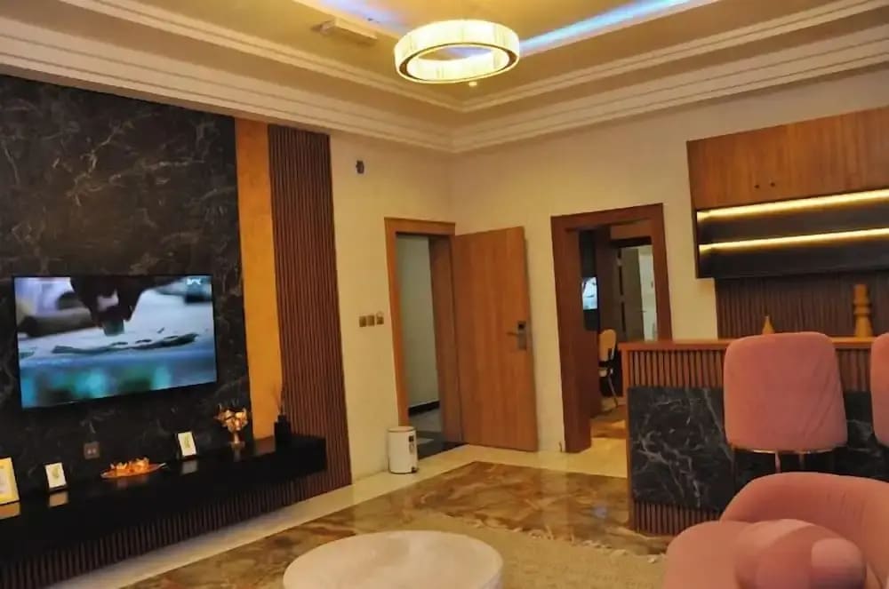 Executive Suite 1