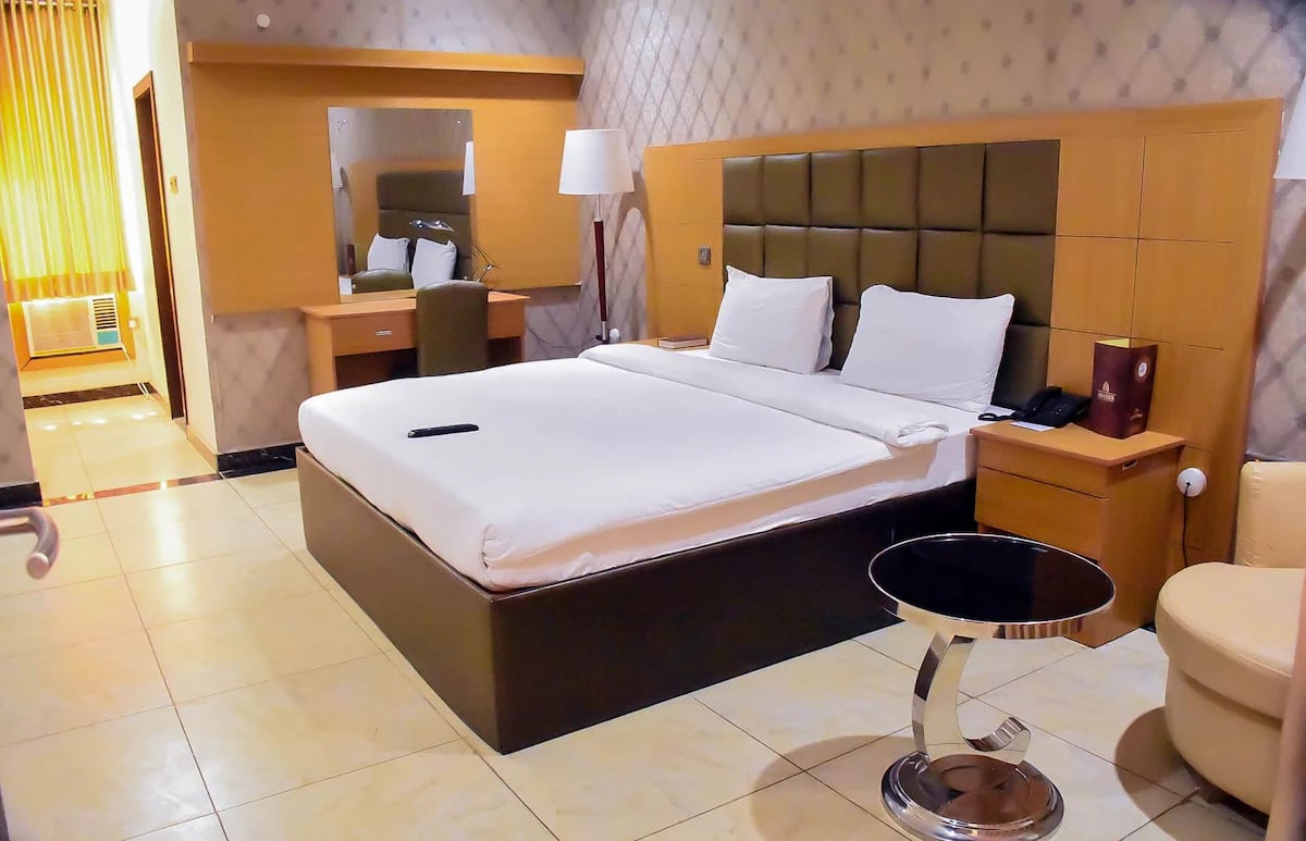 Suite 1