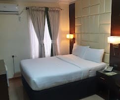 Family room 1