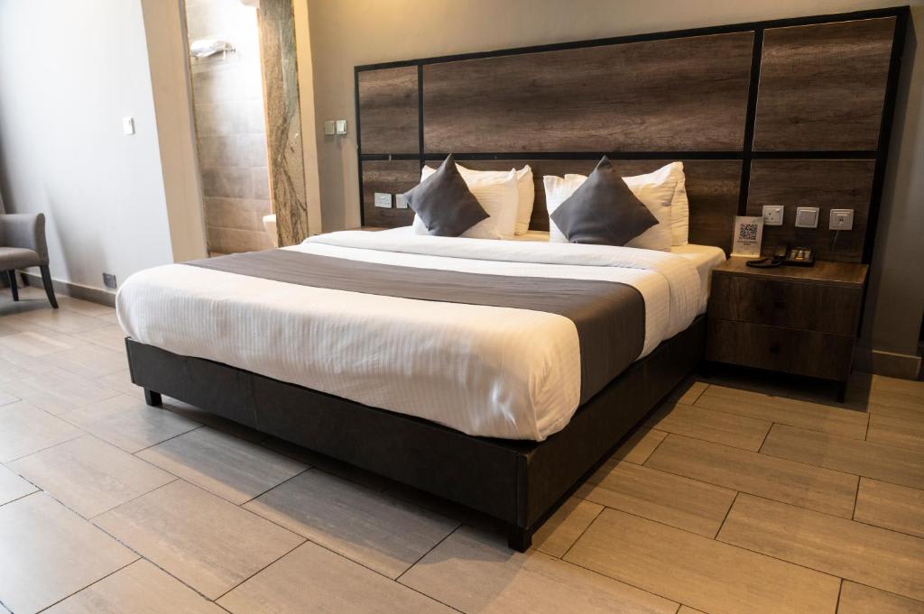 Deluxe Room 1