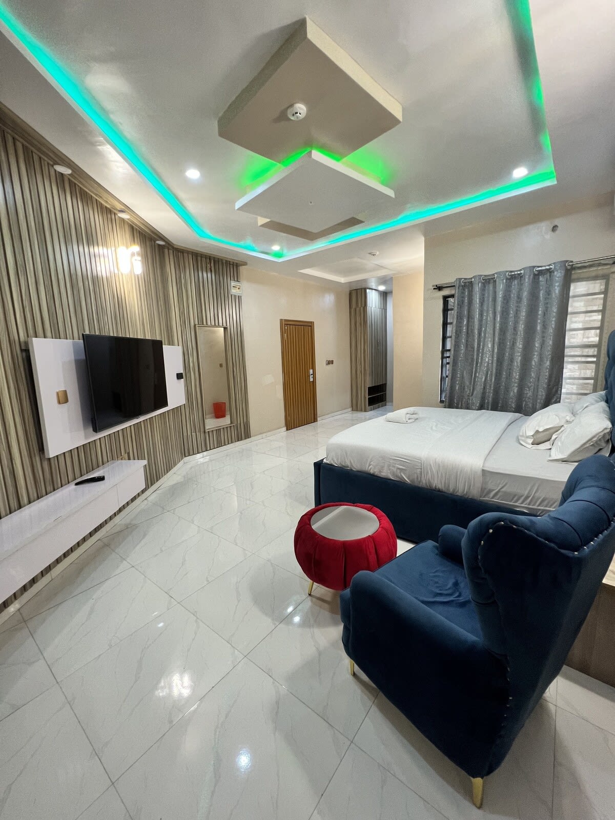 Executive Suite 1