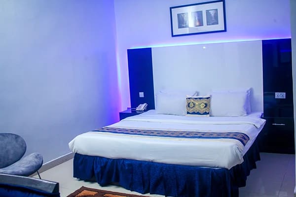 Diplomat Rooms 1