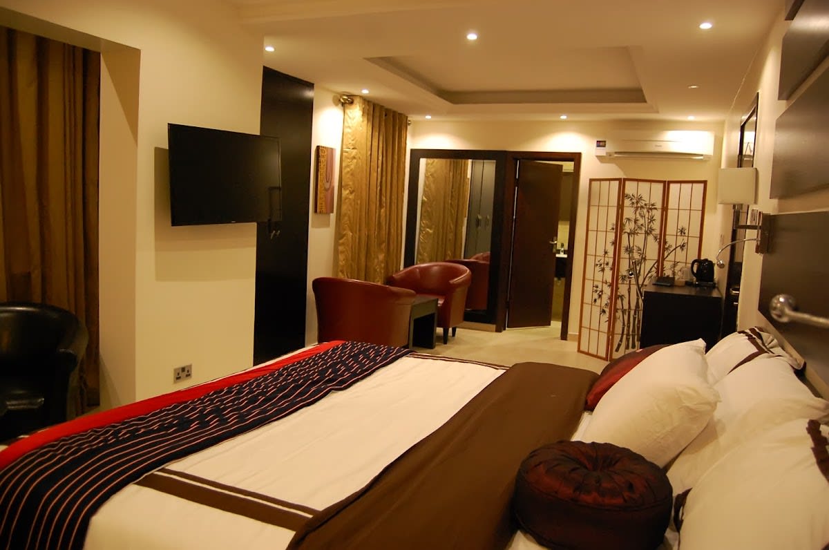 Presidential Executive Suite 1