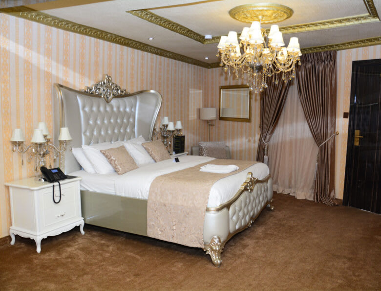 Royal Luxury Suites 1