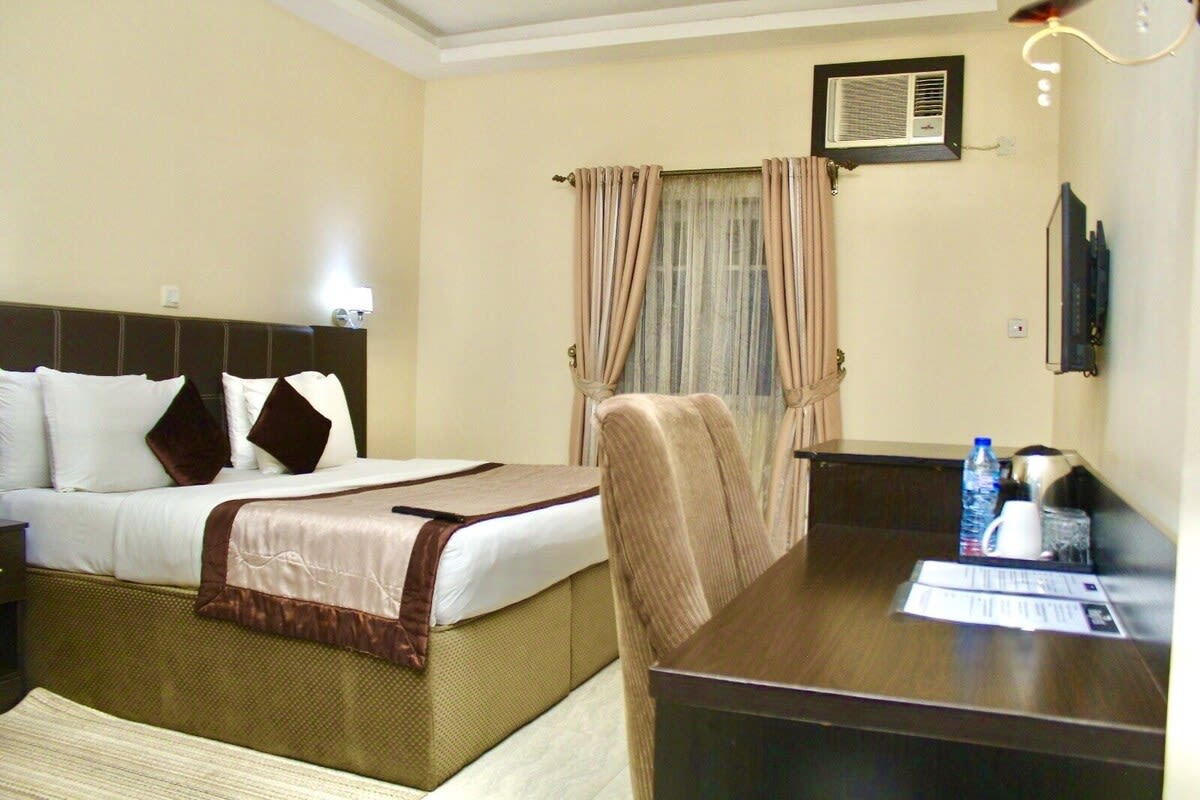 Entourage Suite 1