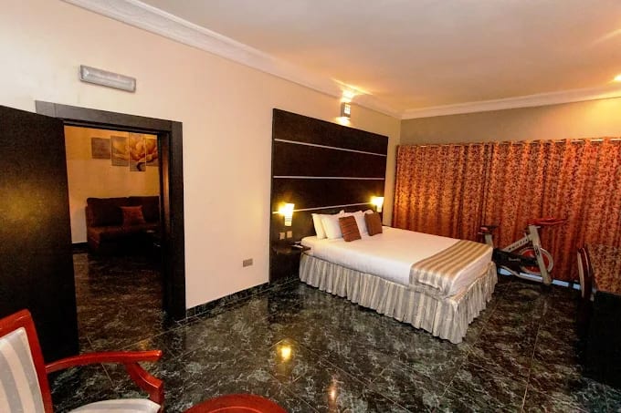 Deluxe suite 1