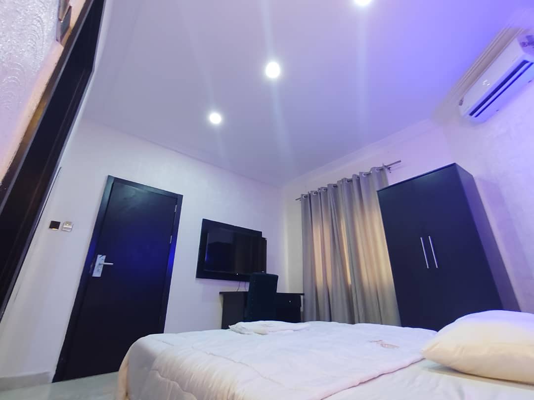 Suite 1