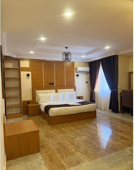 Room & Parlor 1